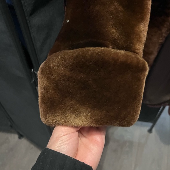 Elegant Chocolate Vintage Beaver Fur Coat - Picture 5 of 5